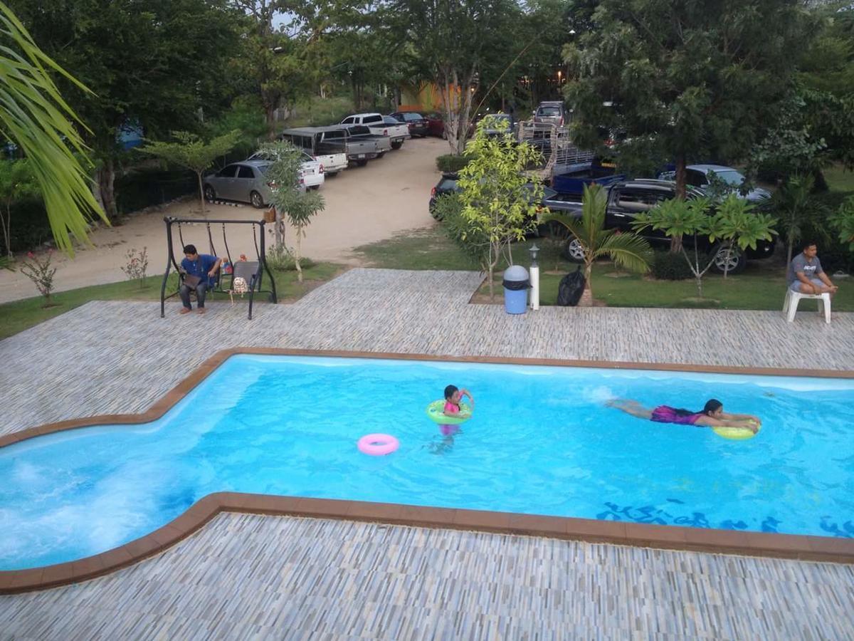 Sports Bar & Resort Pakchong Bagian luar foto
